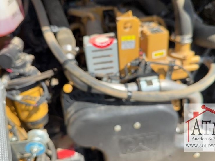 2023-caterpillar-289d3-image-34