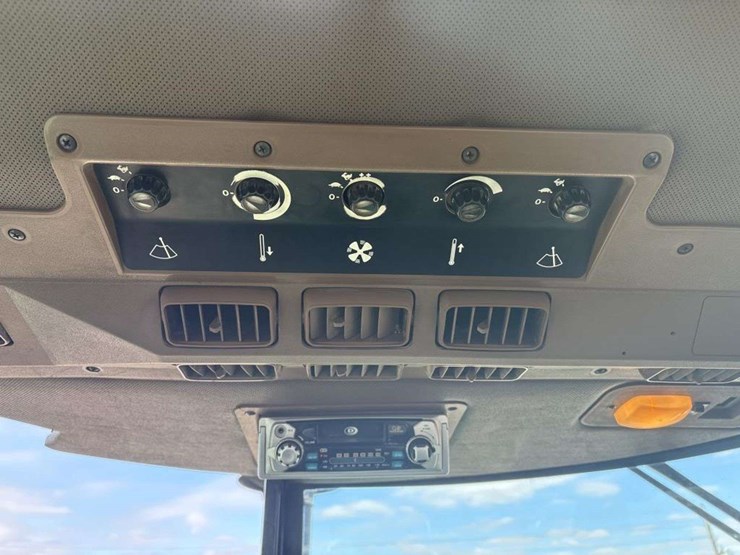 john-deere-4650-image-22