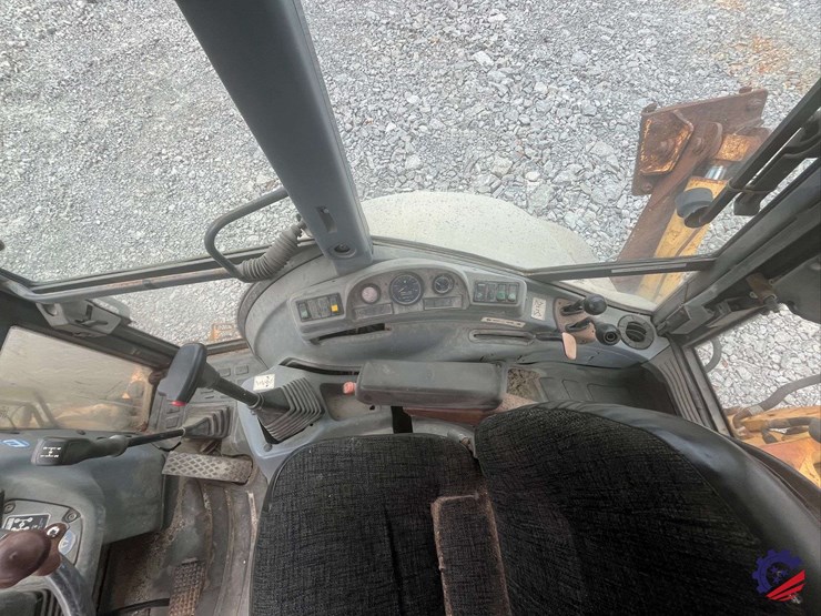 new-holland-575e-image-44