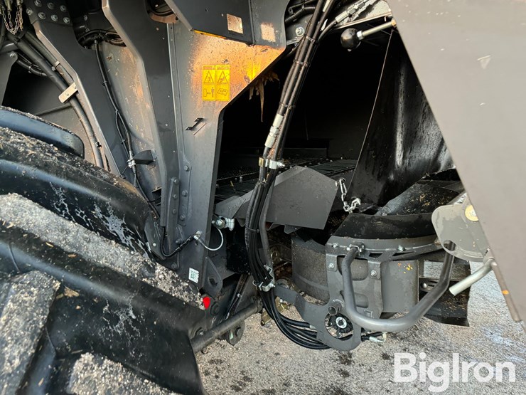 2023-claas-lexion-8700tt-image-15