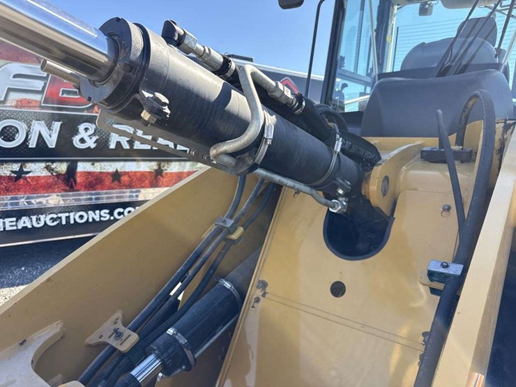 caterpillar-910m-image-14