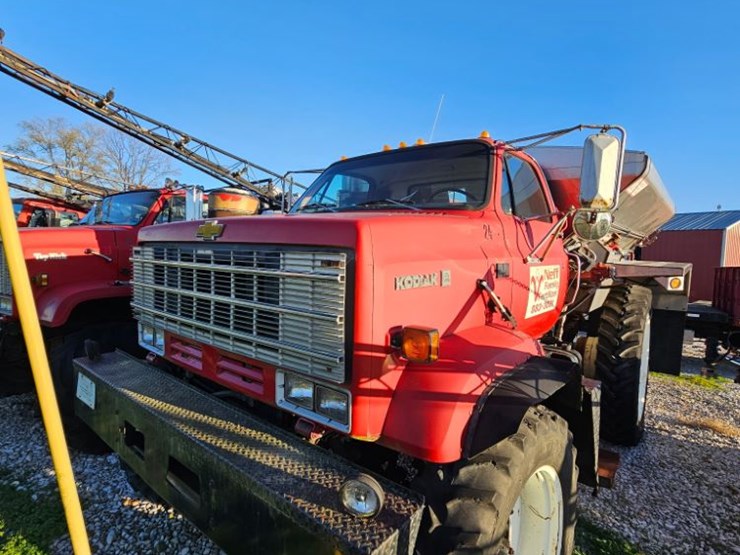 1985-chevrolet-custom-deluxe-image-1