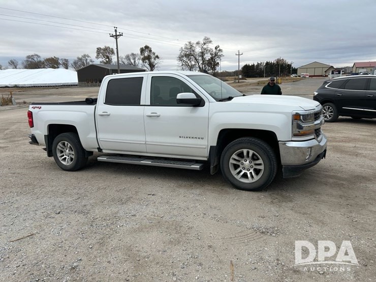 2018-chevrolet-silverado-4-door-pickup-(cp1307,-unit-12086)-image-10