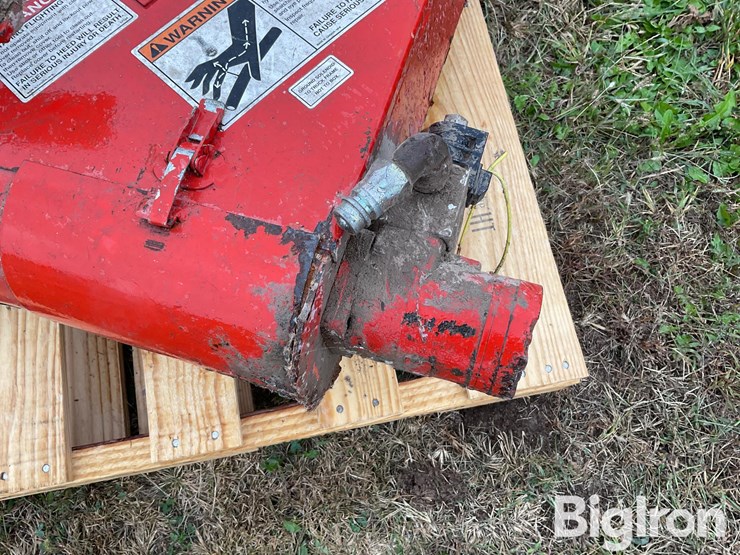 pallet-of-misc-irrigation-parts-image-9