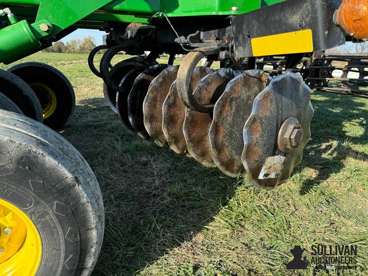 2013-john-deere-2623vt-image-14