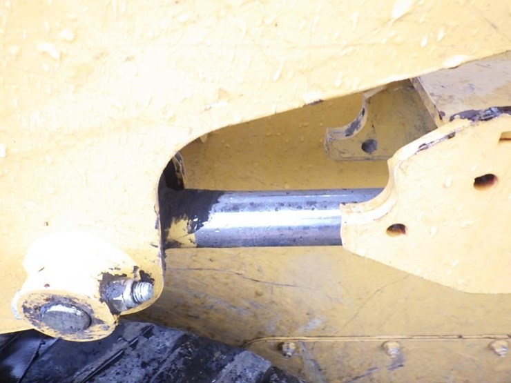 2011-deere-315-image-12