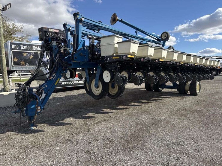 kinze-3700-image-1