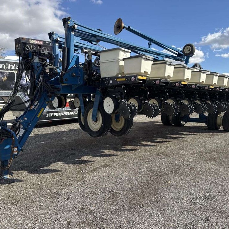 KINZE 3700