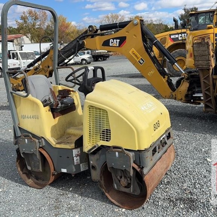 WACKER SMOOTH ROLLER 201