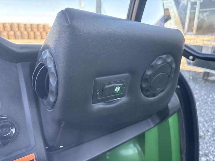 john-deere-gator-image-15