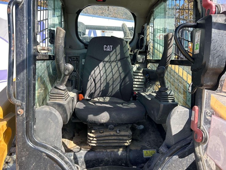 2019-caterpillar-299d3-xe-image-10