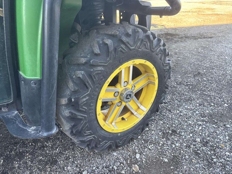 john-deere-gator-image-10