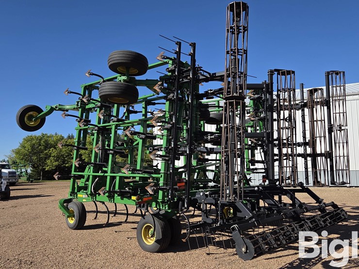 2014-john-deere-2210-image-7