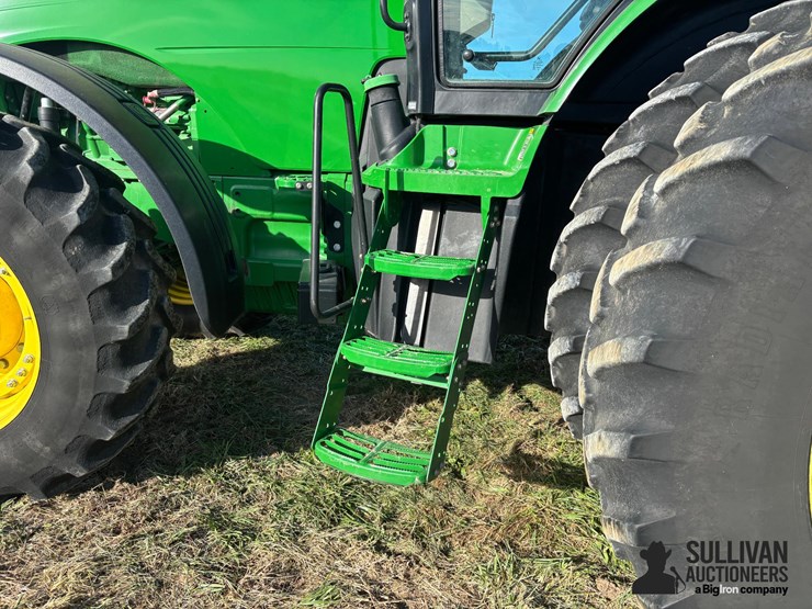 2011-john-deere-8235r-image-19