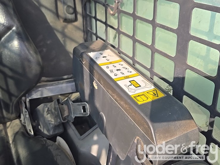 2021-bobcat-t595-image-74