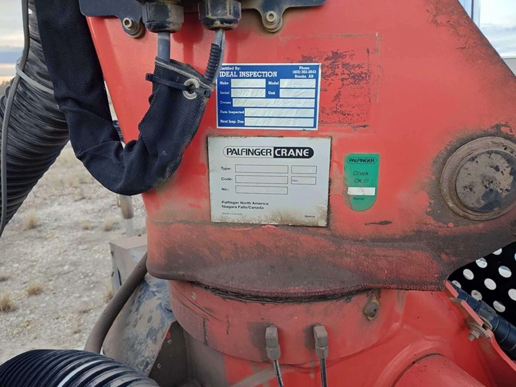 2014-freightliner-m2-106-image-33