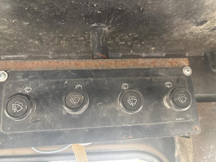 2001-caterpillar-d6r-lgp-image-47