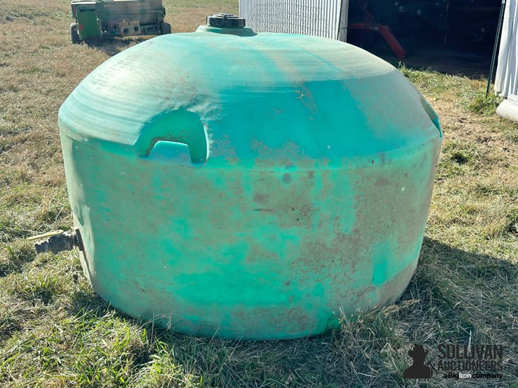 snyder-vertical-round-poly-tank-image-5