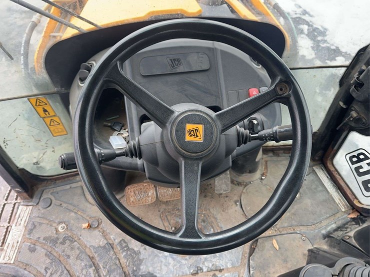 2015-jcb-3cx-image-24
