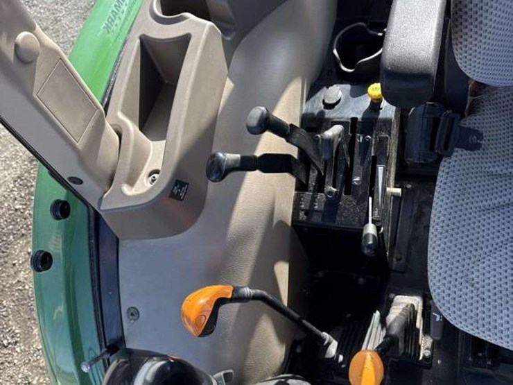john-deere-5075e-image-24