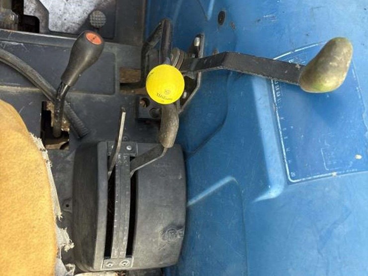 new-holland-tractor-image-24