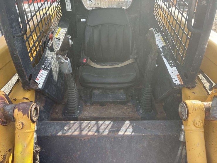 john-deere-250-image-12