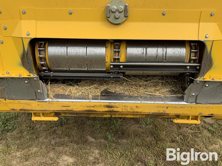 2013-new-holland-cr7090-image-19