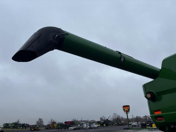 2013-john-deere-s670-image-18