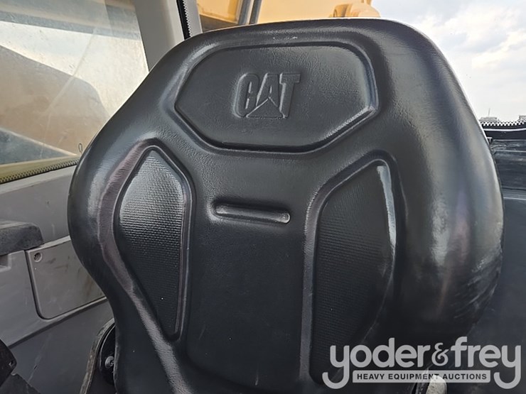 2019-caterpillar-tl1255d-image-116