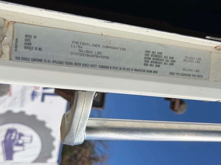 1995-freightliner-fld120-image-7