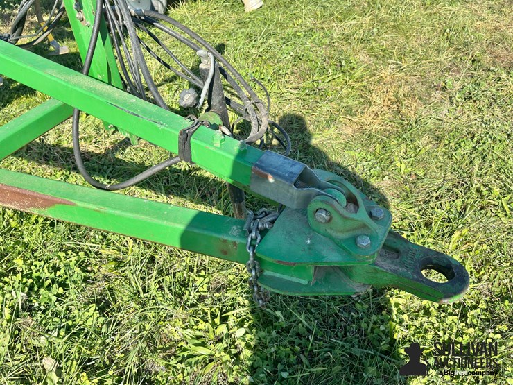 2005-john-deere-2210-image-9