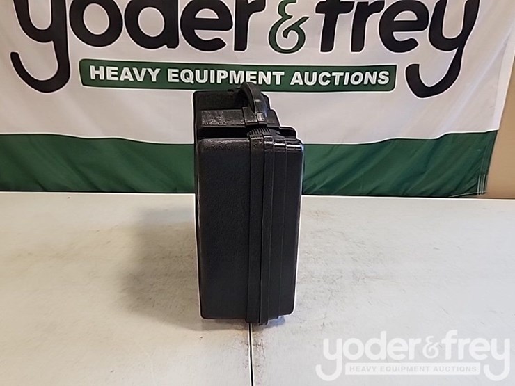 unused-1-gauge-25'-heavy-duty-booster-cable-c/w-carry-case-image-5