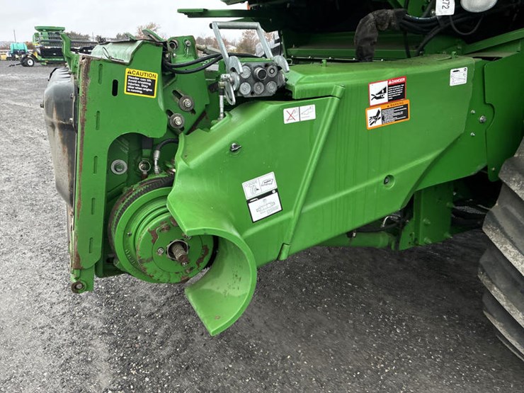 2013-john-deere-s670-image-24