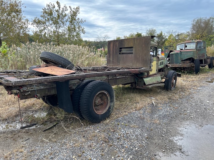 #72-•-the-autocar-stakebody-truck-image-3