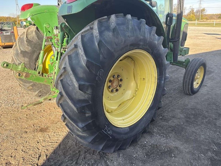 john-deere-6415-image-11