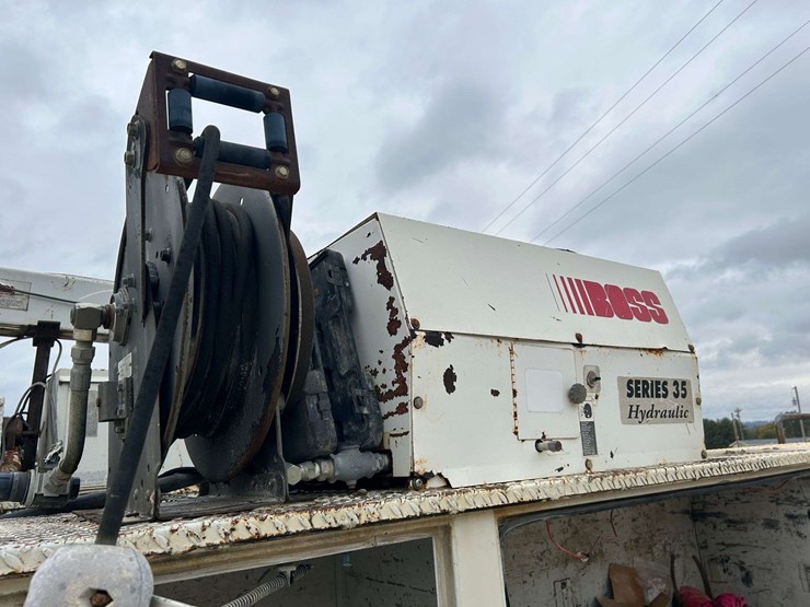 2000-ford-f650-image-31