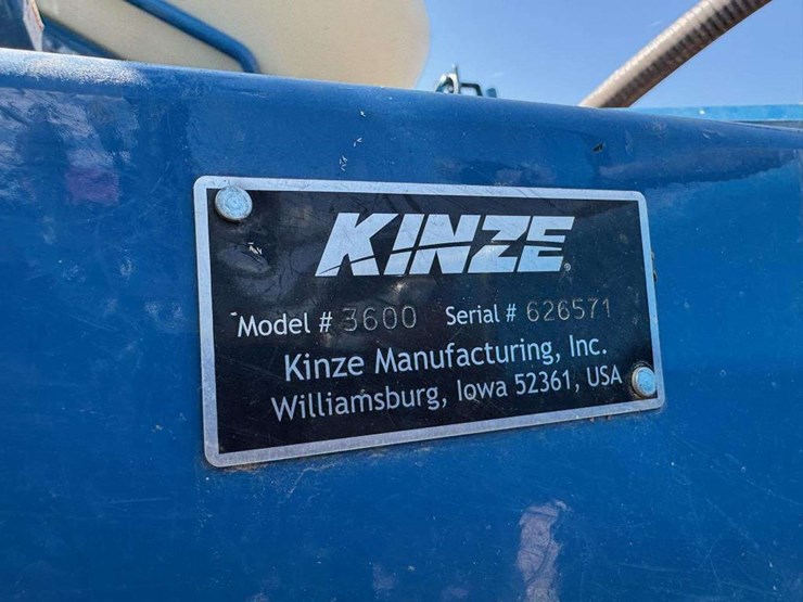 2013-kinze-3600-image-14