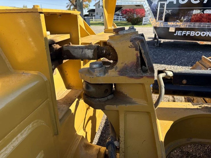 caterpillar-d6n-lgp-image-10