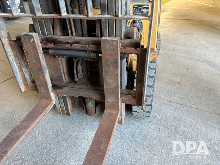 cat-forklift-(dr12686-unit-86425)-image-15