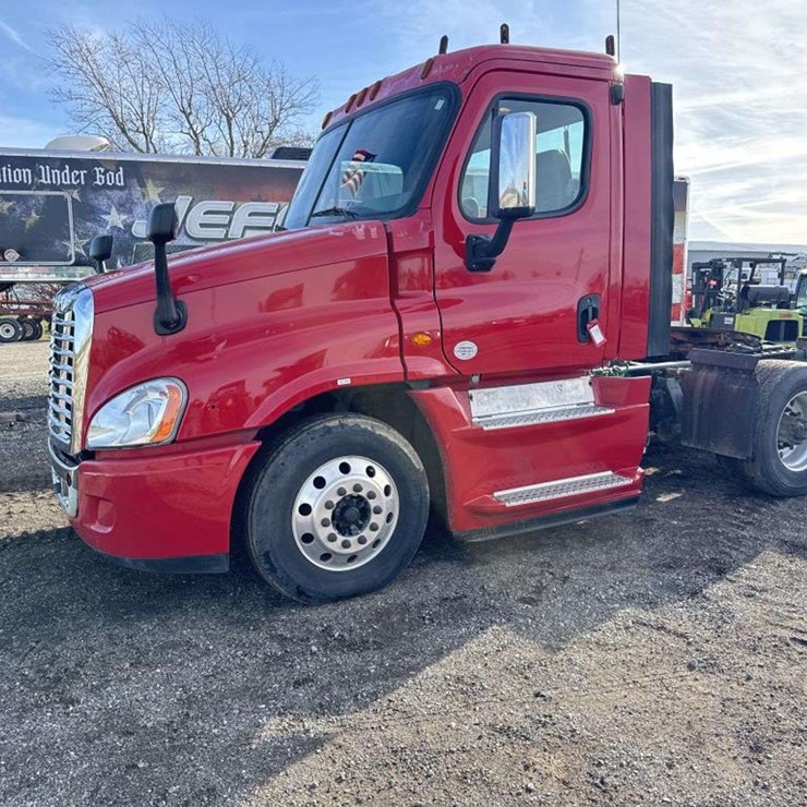 2013 FREIGHTLINER CASCADIA 125