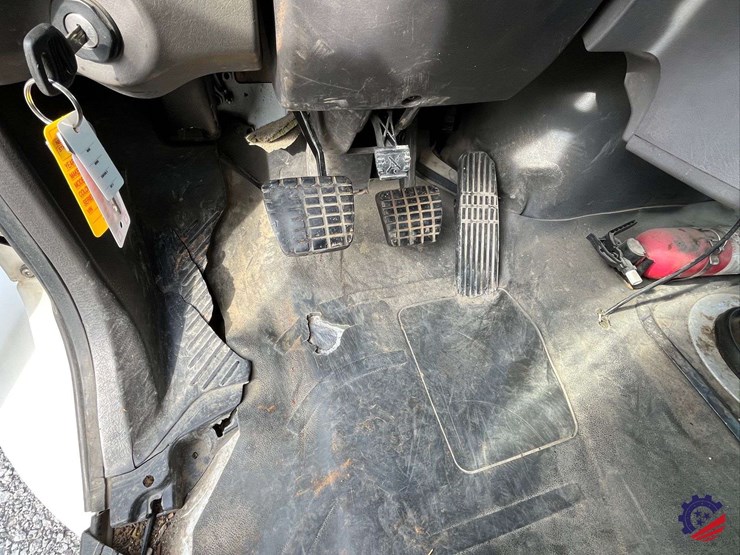 2005-freightliner-m2-business-class-s/a-water-truck-image-62