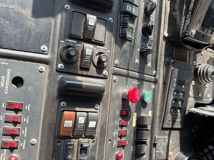 2017-autocar-xpeditor-image-24