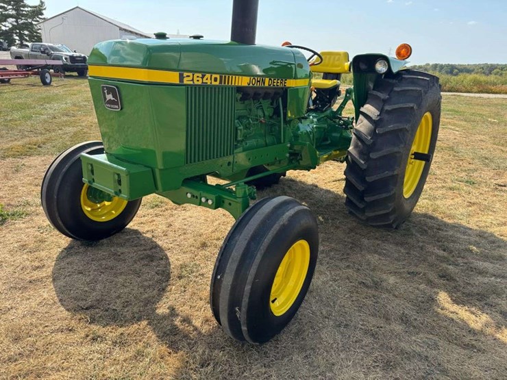 john-deere-2640-image-3