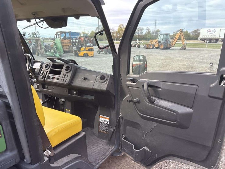 john-deere-gator-image-16