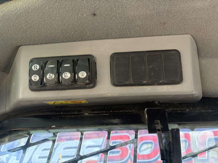 caterpillar-259d-image-17