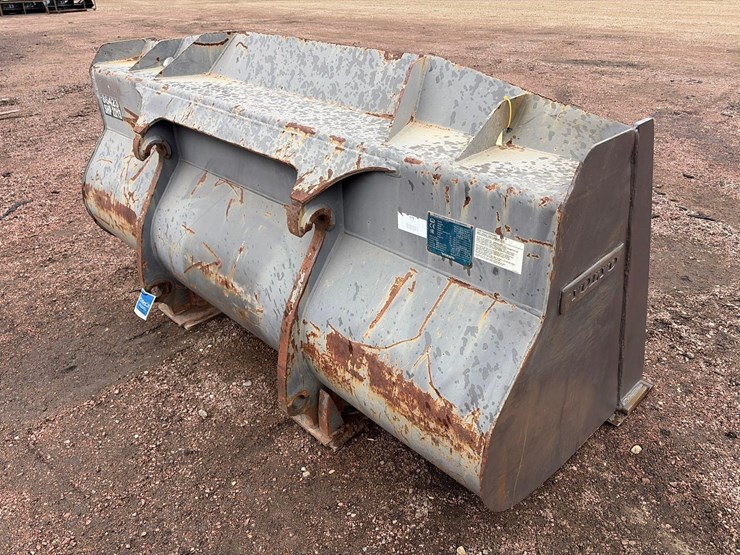 volvo-3-yard-bucket-image-3