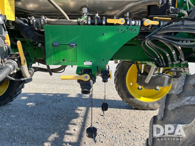 2019-john-deere-r4038-image-47