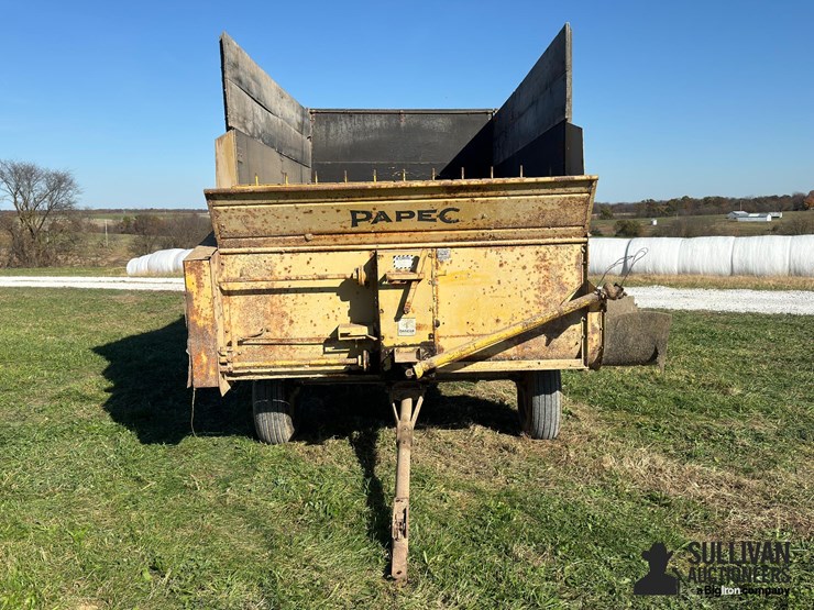 papec-14-forage-wagon-on-knowles-running-gear-image-2