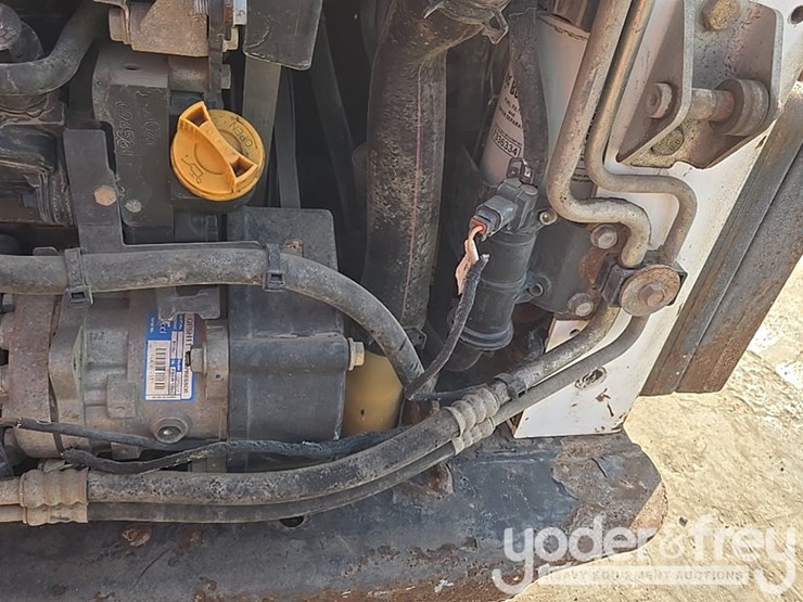 2021-bobcat-t595-image-52