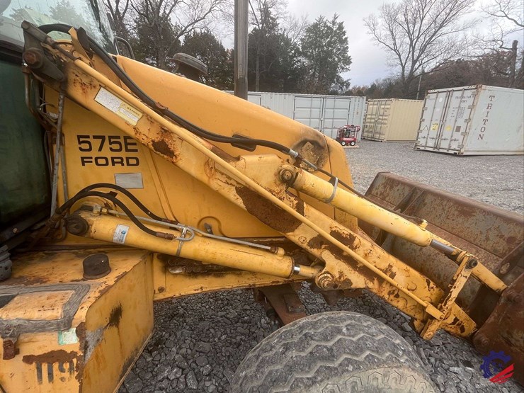 new-holland-575e-image-34